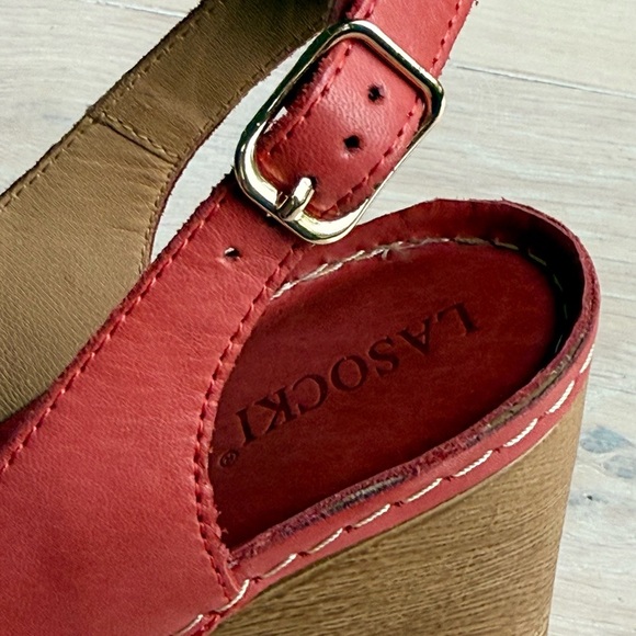 Women's Leather Red Peep Toe Shoes Lasocki wedges platforms size 7.5 - Picture 6 of 10